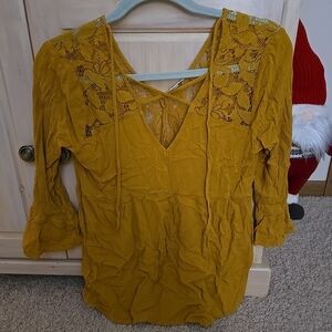 Charming Charlie Womens Goldenrod Bohemian Lace Detailed Bell Sleeve Blouse Top